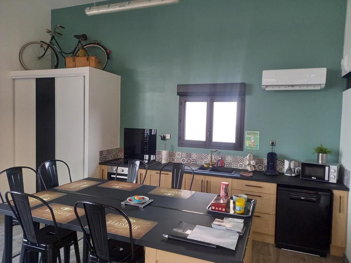 הוילה Aigues-Vives  Cosy-Loft Industriel , Jacuzzi , Wifi , 6 Personnes Max מראה חיצוני תמונה